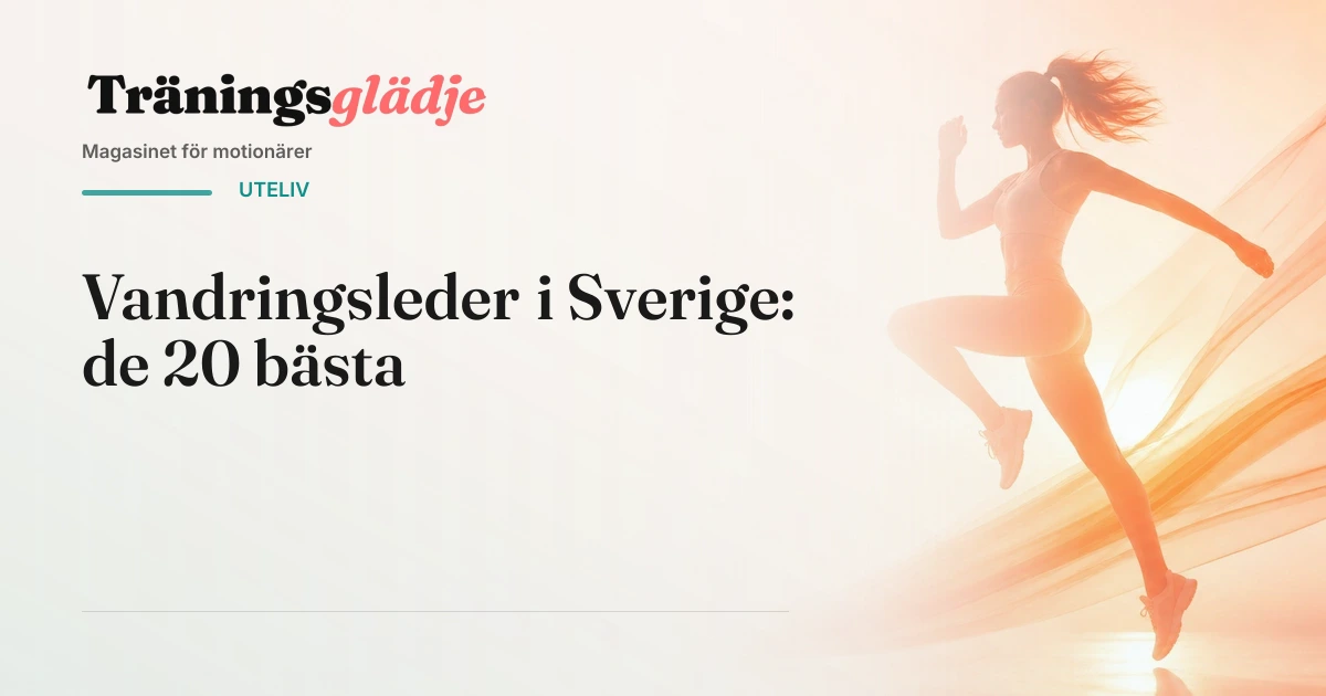 Vandringsled i svenska fjällen vid gyllene timmen med vägskylt i trä, fjällandskap i bakgrunden, ingen person synlig